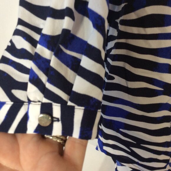 Blue, Black & White Zebra Print Blouse by Jacklyn Smith Size L Pre-Owned - Picture 2 of 8